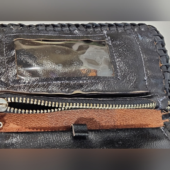 Vintage Leather Trifold Wallet - Picture 3 of 9